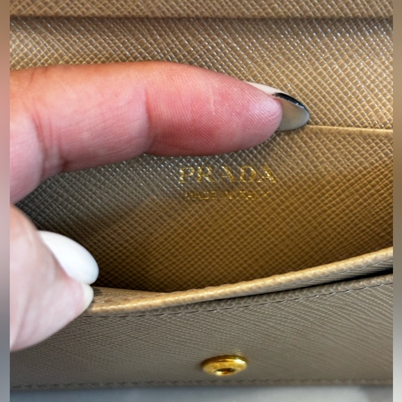 PRADA Cammeo Saffiano Fiocco Leather Bow Card Holder  *Pre-Loved* - Picture 6 of 16